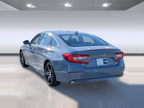 Used 2021 Honda Accord Touring image 3