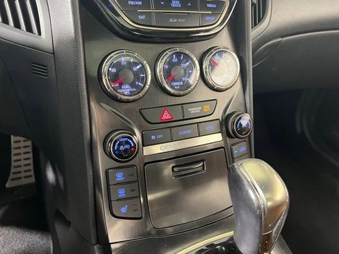 Used 2015 Hyundai Genesis 3.8 RWD image 16