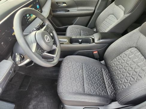 Used 2025 Nissan Kicks SV FWD image 12