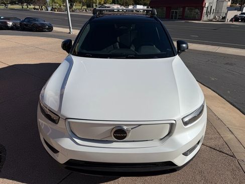 Used 2022 Volvo XC40 P8 Recharge image 19