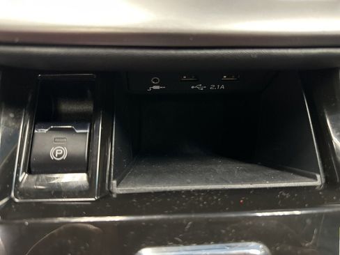 Used 2022 Subaru Legacy Limited image 34