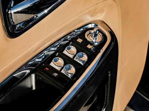 Used 2015 Rolls-Royce Ghost RWD image 57