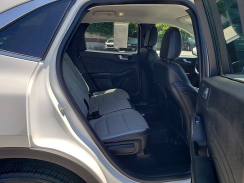 Used 2023 Ford Escape Platinum AWD/4WD image 17