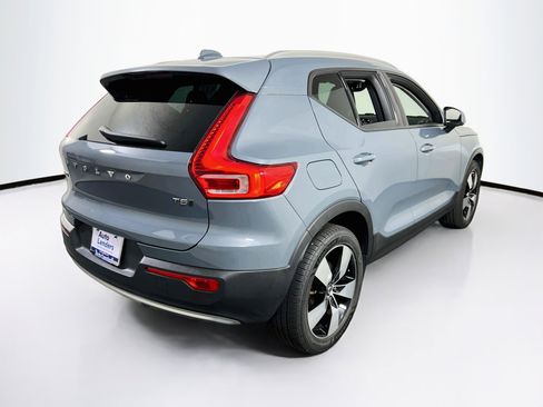 Used 2021 Volvo XC40 T5 Momentum w/ Protection Package Premier AWD/4WD image 5