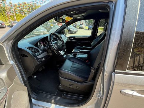 Used 2019 Dodge Grand Caravan GT image 7
