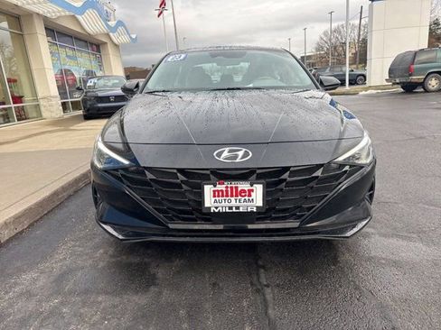Used 2023 Hyundai Elantra SEL w/ Convenience Package image 2