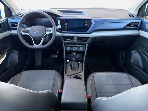 Certified 2023 Volkswagen Taos SE w/ Panoramic Sunroof Package image 3