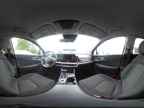 Used 2024 Kia Sportage LX AWD/4WD image 41