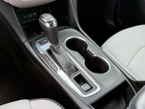 Used 2019 Chevrolet Equinox Premier FWD image 24