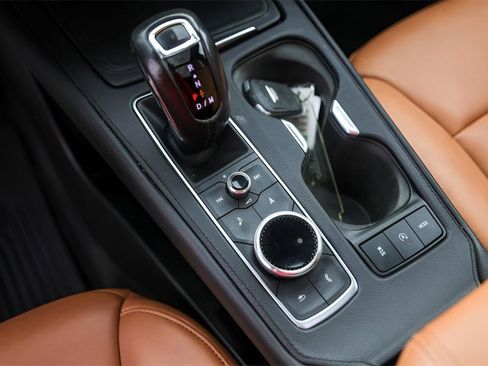 Used 2019 Cadillac XT4 Premium Luxury w/ Enhanced Visibility Package image 21