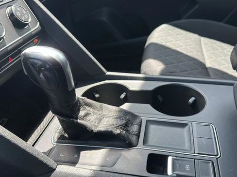 Used 2018 Volkswagen Atlas Launch Edition FWD image 17