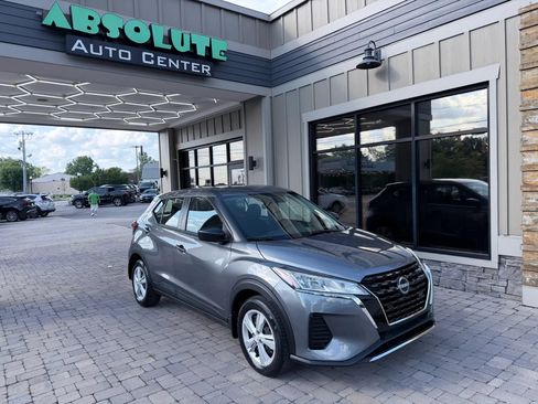 Used 2024 Nissan Kicks S FWD image 1