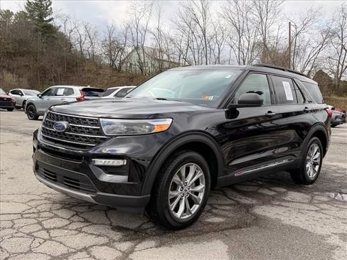 Used 2023 Ford Explorer XLT w/ Equipment Group 202A image 6