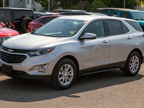 Used 2018 Chevrolet Equinox LT FWD image 9