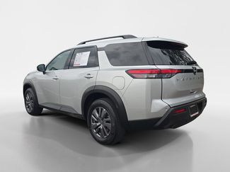 Used 2025 Nissan Pathfinder SV FWD video 3