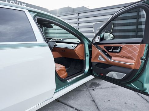 Used 2026 Mercedes-Benz Maybach S 680 4MATIC image 28