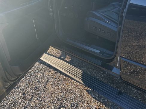 Used 2017 Lincoln Navigator L Select image 24