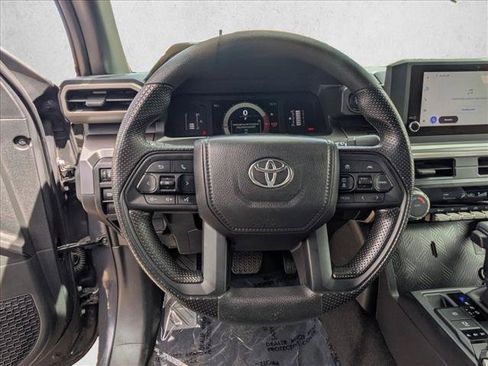 Used 2025 Toyota Tacoma SR5 AWD/4WD image 19