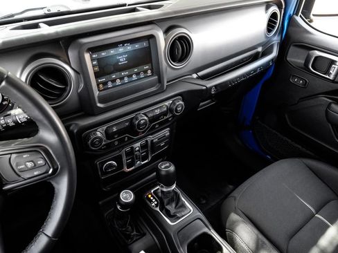 Used 2022 Jeep Wrangler Unlimited Sport image 32