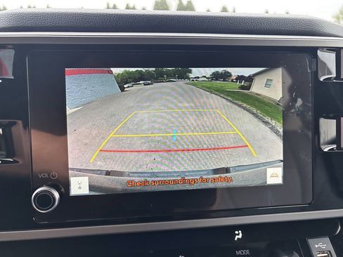 Used 2025 Toyota Tundra SR5 AWD/4WD image 26