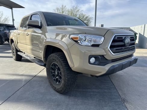 Used 2019 Toyota Tacoma SR5 image 1