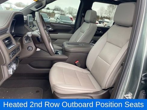 Used 2024 GMC Yukon SLT w/ SLT Luxury Package image 17