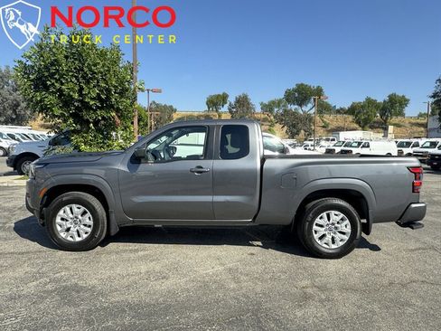 Used 2023 Nissan Frontier SV w/ Technology Package image 8