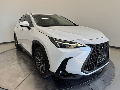 Used 2024 Lexus NX 250 FWD w/ Towing Package (2000 Lbs) image 1