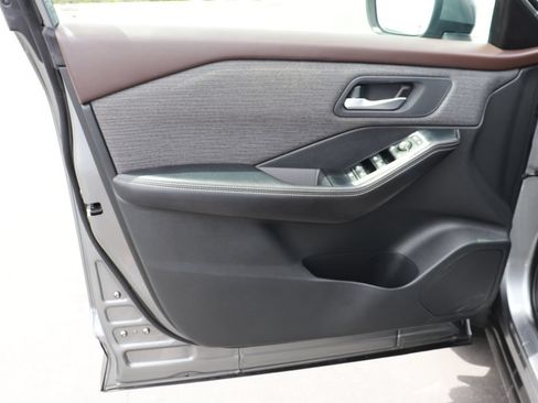 Used 2021 Nissan Rogue SV FWD image 9