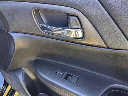 Used 2017 Honda Accord Sport image 32