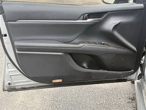 Used 2021 Toyota Camry XSE image 10