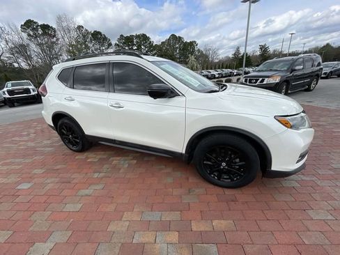 Used 2018 Nissan Rogue SV w/ Premium Package image 37