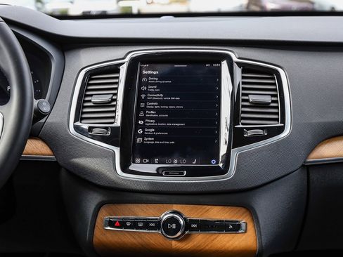 Used 2024 Volvo XC90 B6 Plus image 14