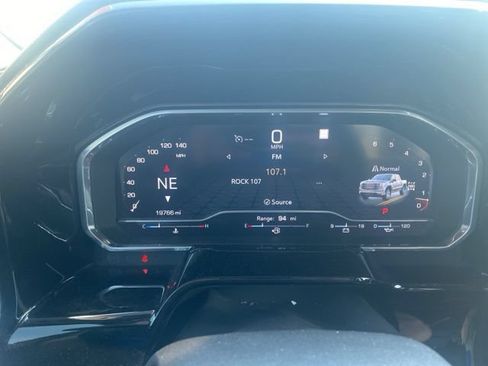 Used 2022 GMC Sierra 1500 SLT w/ SLT Premium Package AWD/4WD image 20