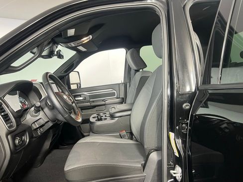 Used 2024 RAM 2500 Big Horn w/ Safety Group image 19
