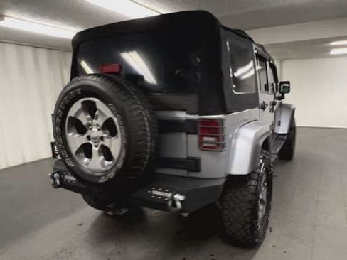 Used 2016 Jeep Wrangler Unlimited Sahara w/ Connectivity Group AWD/4WD image 8