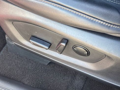 Used 2023 Ford Explorer XLT w/ Equipment Group 202A image 7