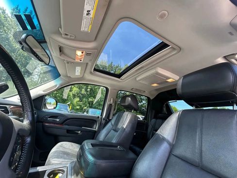 Used 2013 Chevrolet Avalanche LT AWD/4WD image 29