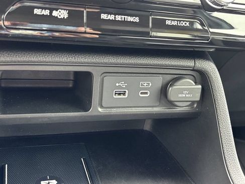 Used 2023 Honda Pilot Touring image 42