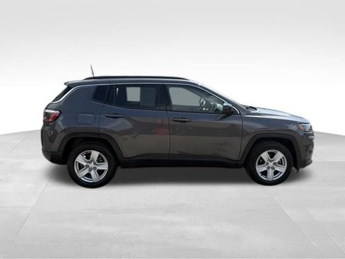 Used 2022 Jeep Compass Latitude FWD image 9
