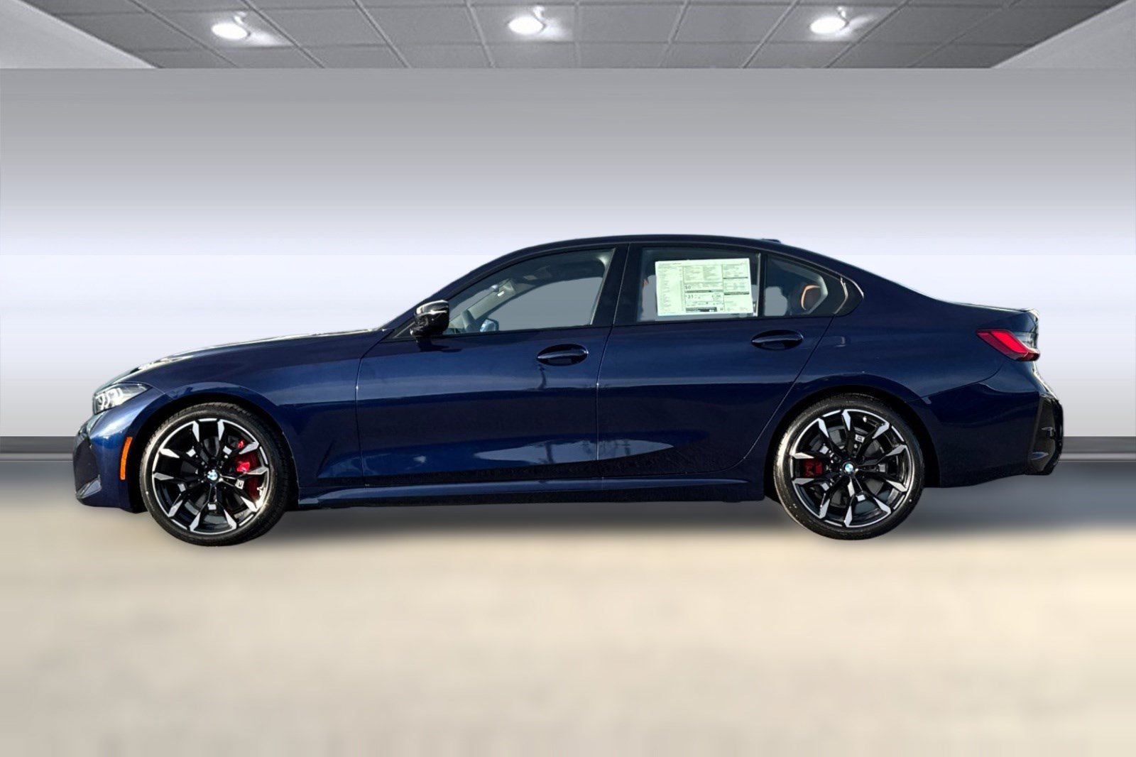 Used 2026 BMW 330i Sedan w/ M Sport Package RWD image 2