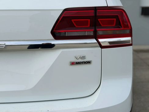 Used 2019 Volkswagen Atlas SE w/ Panoramic Sunroof Package image 35