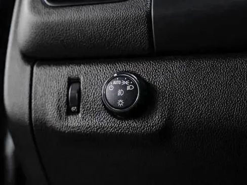 Used 2022 Chevrolet Colorado LT w/ LT Convenience Package image 26