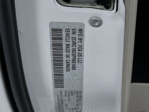 Used 2023 Chrysler Pacifica Touring-L FWD image 22