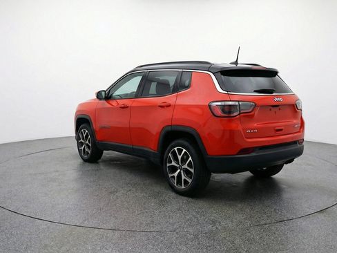 Used 2025 Jeep Compass Limited AWD/4WD image 6