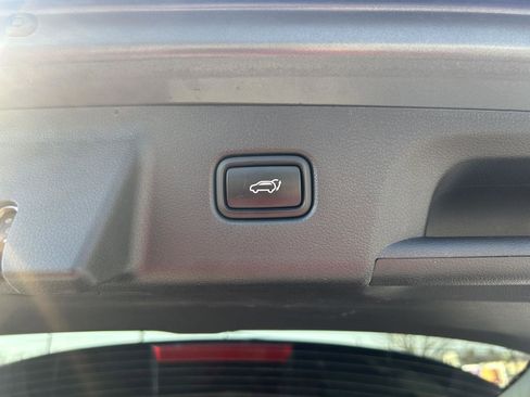 Used 2022 Hyundai Palisade SEL w/ Premium Package image 10