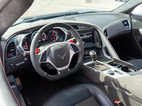 Used 2019 Chevrolet Corvette Z06 RWD image 13