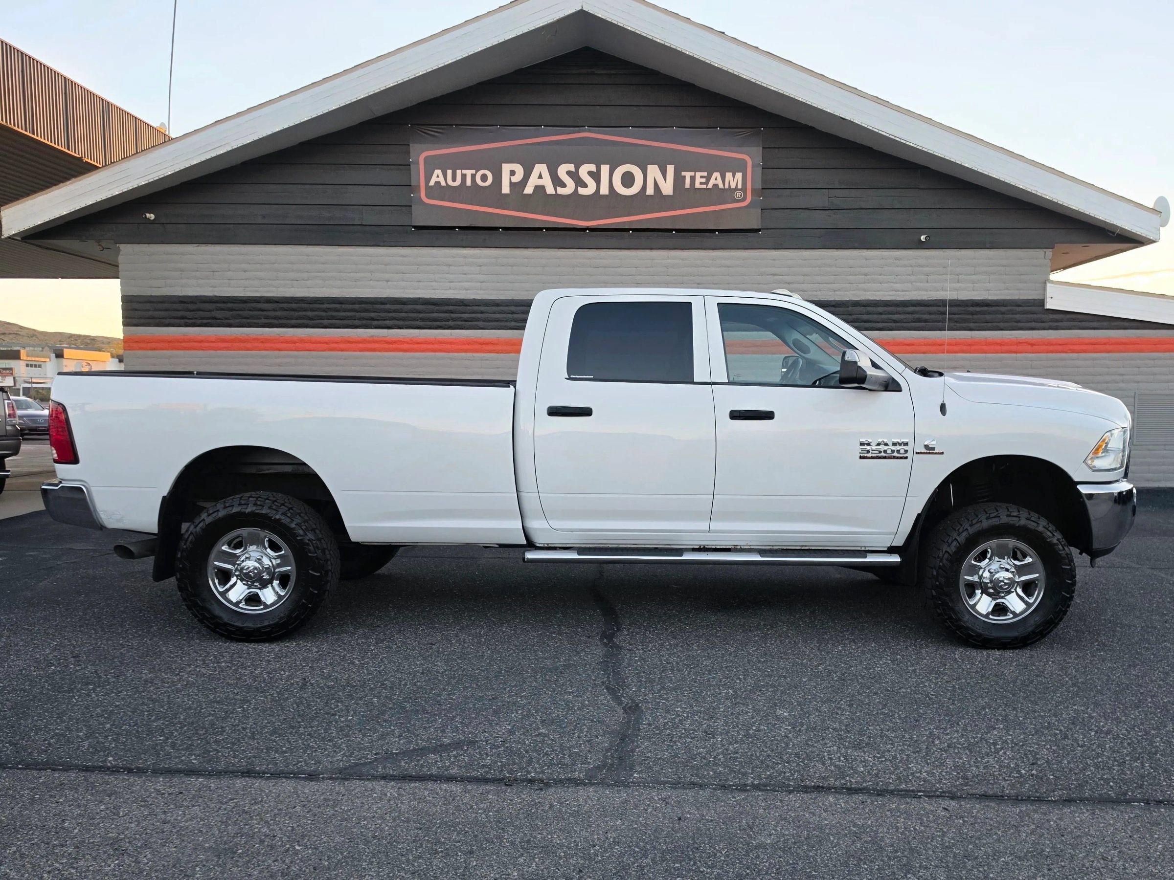 Used 2016 RAM 3500 Tradesman w/ Chrome Appearance Group AWD/4WD image 6