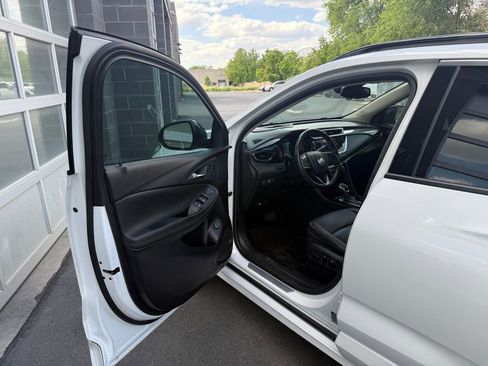 Used 2021 Buick Encore GX Essence w/ Advanced Technology Package FWD image 18