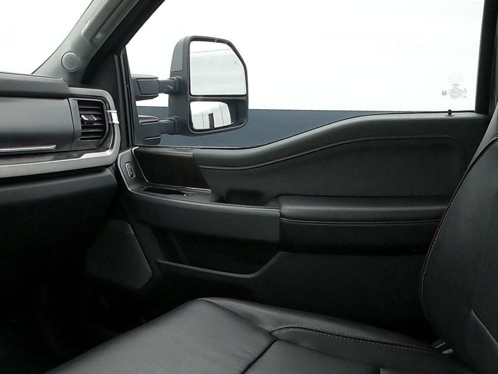 Used 2023 Ford F450 Lariat w/ Lariat Ultimate Package AWD/4WD image 38
